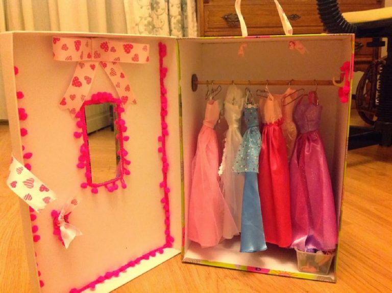 armoire pour barbie